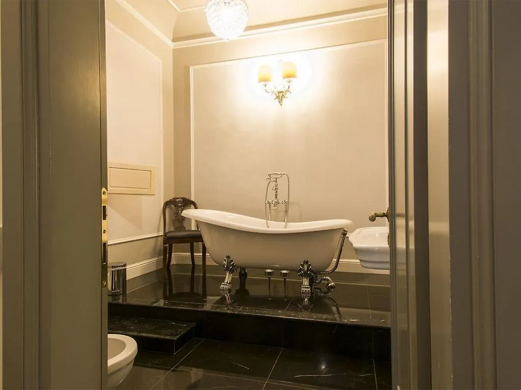 Home - Piazza Navona Rome Apartment