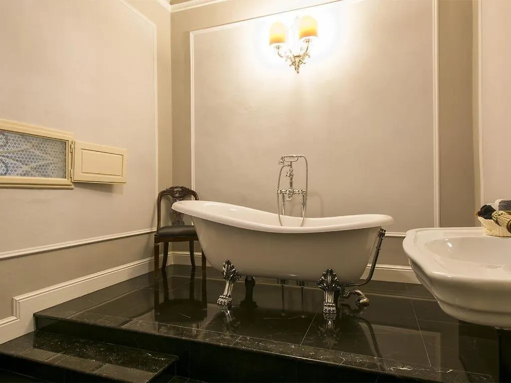 Home - Piazza Navona Rome 0*,